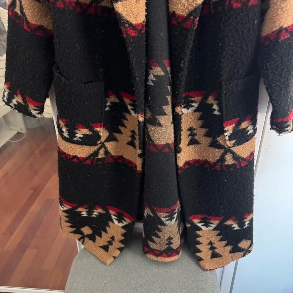 XIRENA Yellowstone Black Aztec Print Long Coat with Tan & Red Accents - Picture 7 of 8